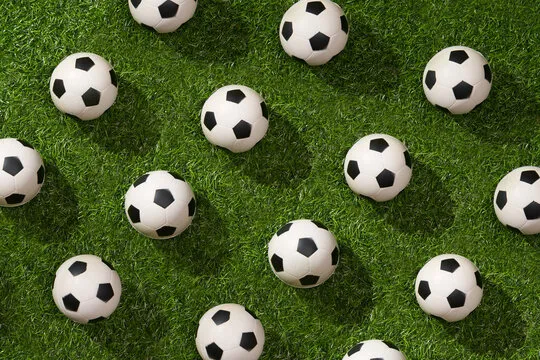 用户在手机上使用 半岛体育 应用